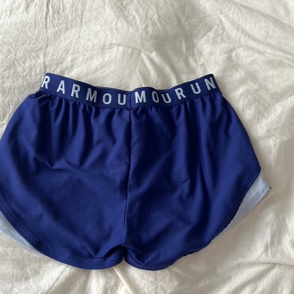 Under Armour “play up” shorts - Picture 2 of 3